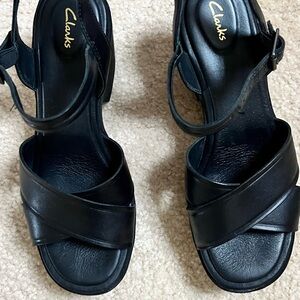 Clarks Women's Black Strappy Sandals